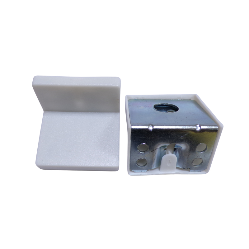 PLASTIC CORNER BRACKET WHITE LF652